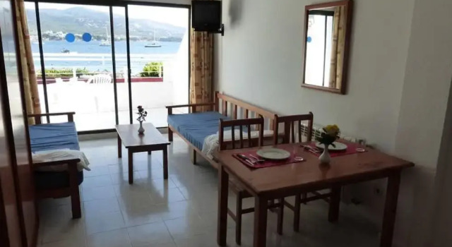 Студия с балконом и с видом на море Apartamentos Balear Beach