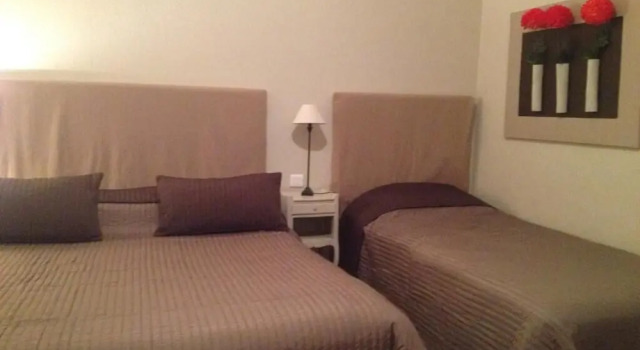 Трёхместный номер Standard с видом на город Hôtel Les Magnanarelles