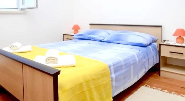 Apartment with 2 Bedrooms in Postira, with Wonderful Sea View, Furnished Terrace And Wifi - 60 M From the Beach, Prenota Appartamento Postira 