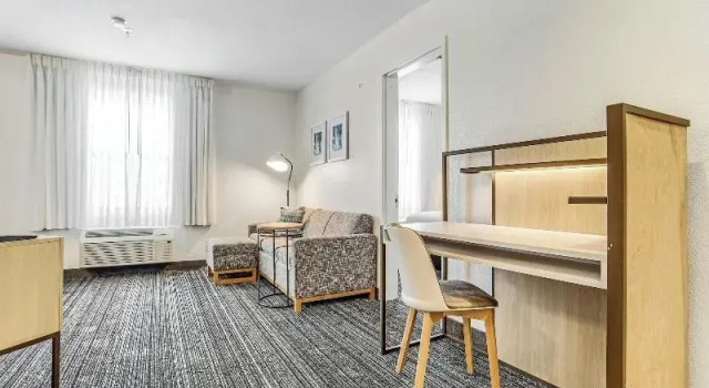 Четырёхместный люкс TownePlace Suites By Marriott Mobile
