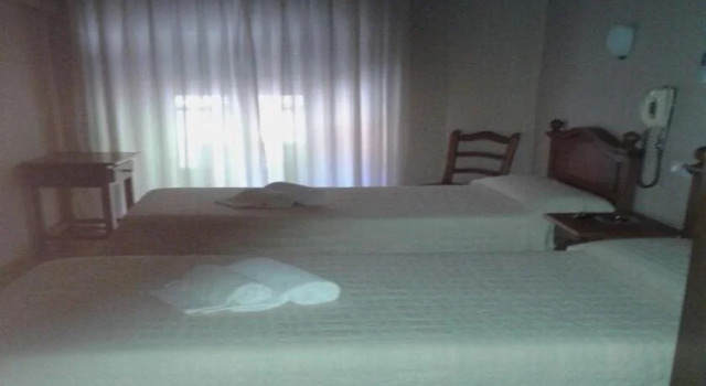 Hostal Ginebra -Madrid Centro Gran Vía Sol, Забронировать Отель центр города Мадрид, рядом с Театр Монументал