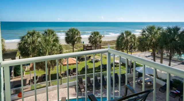 Двухместный номер Standard oceanfront The Strand - A Boutique Resort