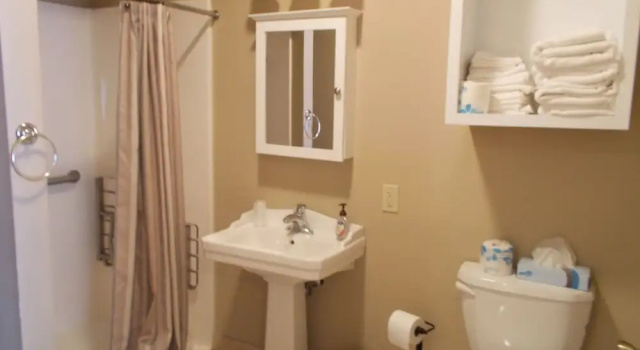 Четырёхместный люкс Two Rivers Inn West
