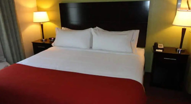 Двухместный номер Standard Holiday Inn Express Hotel & Suites Indianapolis North Carmel by IHG