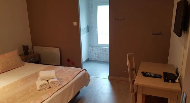 Hotel Restaurant Le Saint Jean, Забронировать Отель Барбентан Буш-дю-Рон