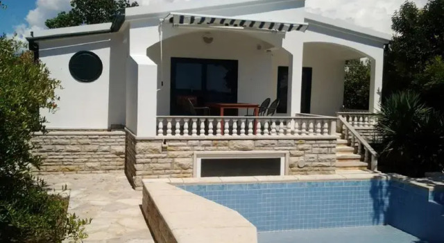 Holiday Home Pisacic, Забронировать Отель Бибинье Задарская жупания, рядом с Пляж Марина Далмация