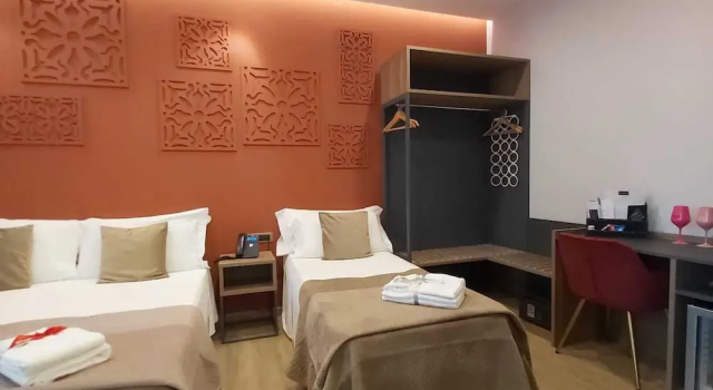 Трёхместный номер Deluxe Giafra Luxury Rooms