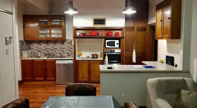 Trippypossums House, Book Hotel Hotels in Horsham with Parking, Parking