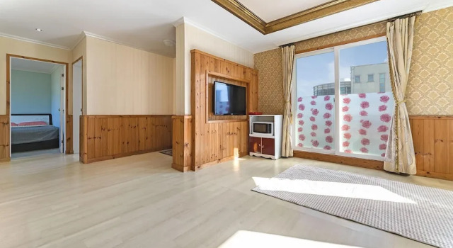 Номер Standard с 2 комнатами с балконом Gangneung Five Moon Pension