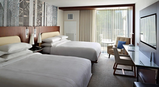 Четырёхместный номер Standard Marriott at the University of Dayton