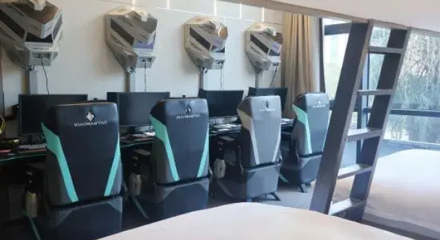 Кровать в общем номере Manyun V+ E-Sports Hotel (Ruiyang Avenue)