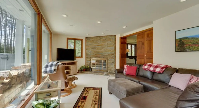 Mendon Home w/ Hot Tub, Fire Pit & Near Skiing!