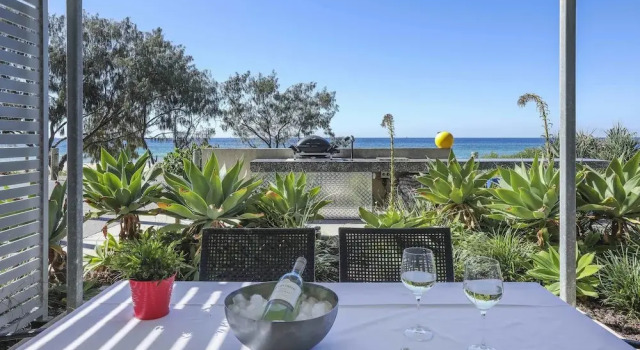 Апартаменты Deluxe с 2 комнатами с видом на океан Sandbox Luxury Beach Front Apartments