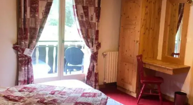 Трёхместный номер Standard с видом на горы Hôtel la Kinkerne