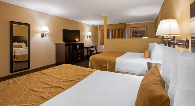 Четырёхместный люкс Best Western Inn & Suites
