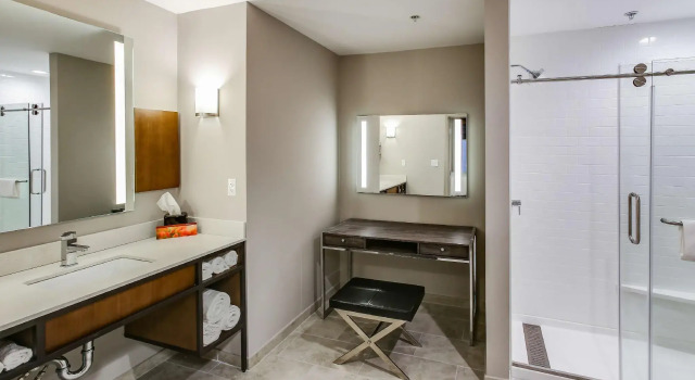 Двухместный люкс c 1 комнатой Hilton Garden Inn Ames