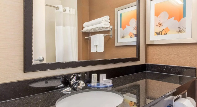 Четырёхместный номер Standard Fairfield Inn & Suites Sioux Falls