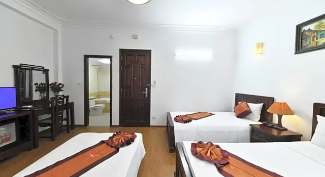 Четырёхместный номер Standard Phoenix Legend Hotel Hanoi