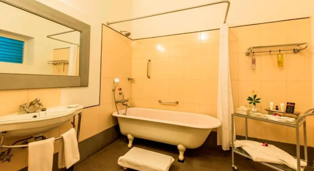 Номер Luxury Royal Orchid Metropole Mysore