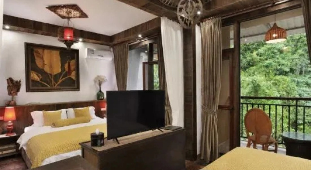 Люкс с балконом Little Bali Thai-Style Homestay