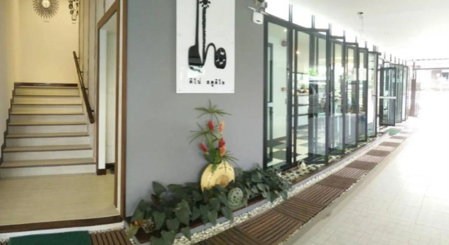 Dino Studio, Varaa Hotelli Hotellit North-Eastern Thailand pysäköinnillä, Pysäköinti