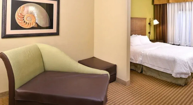 Hampton Inn & Suites Atlantic Beach, Забронировать Отель Атлантик-Бич Северная Каролина