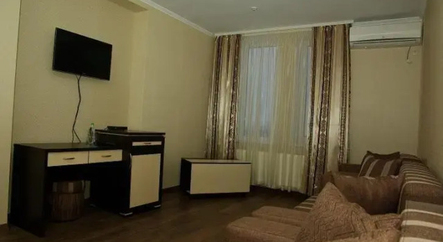 Полулюкс Hotel Deluxe