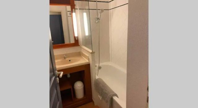 Appartement T2 1Chambre 4-5 personnes - Lacanau - piscine - Vue sur le golf, Prenota Appartamento Hotel a Aquitania con parcheggio, Parcheggio