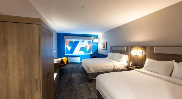 Четырёхместный люкс Holiday Inn Express & Suites - Harrisonburg University Area by IHG