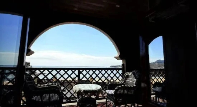 Люкс с видом на горы Moon Bay Holiday Hotel