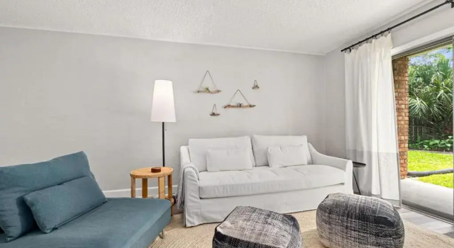 Island Suite - Walk to Downtown!, Rezerwuj Hotel Hotele w Saint Augustine Area z parkingiem, Parking