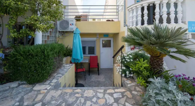 Студия Apartments Malic