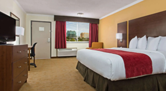 Ramada by Wyndham Tampa Airport Westshore