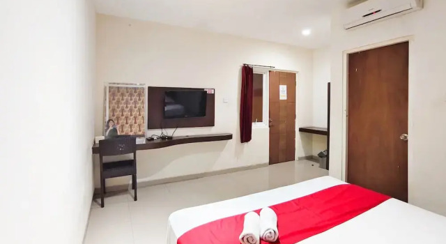 Двухместный номер Deluxe TwoSpaces Living at Kutisari Residence, Surabaya