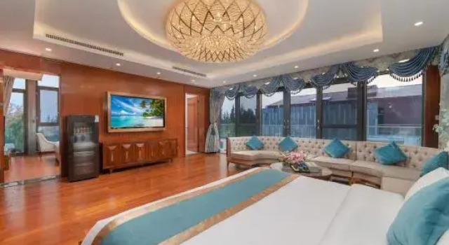 Семейный люкс Clear Water Bay Blue Wave 18 ° Beach Hotel
