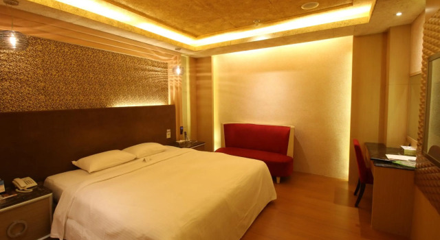 R7 Eco Hotel