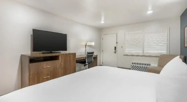 Номер Standard с балконом Best Western Plus Clocktower Inn
