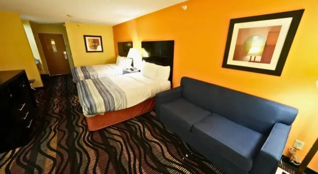 Четырёхместный люкс Rock Island Inn & Suites Streator , IL