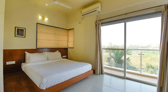 Номер Deluxe FabHotel Sky Vista Inn