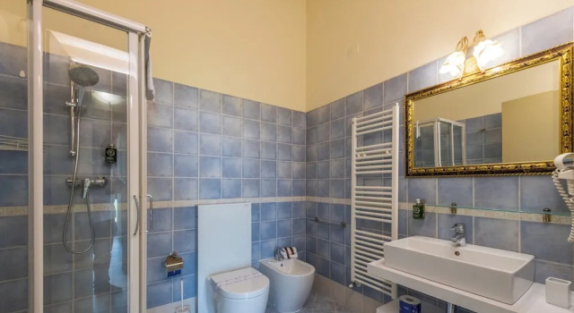 Люкс с 2 комнатами с балконом и с видом на озеро Bertoletta Village Apartments