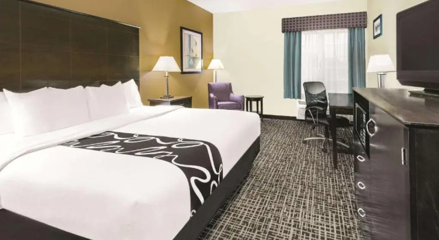 Двухместный номер Accessible Spark by Hilton San Antonio Dominion