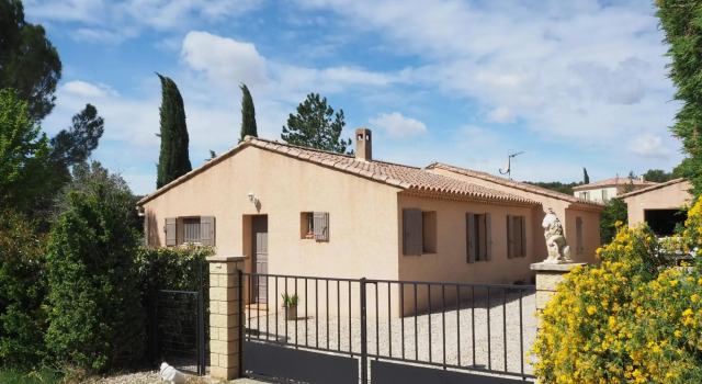 Holiday home with outdoor pool, Bédoin, Rezervasyon Otel Bedoin Mont Ventoux