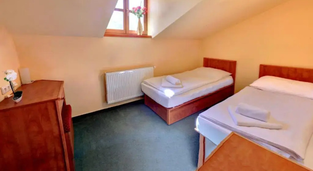 Stirinska stodola u Prahy, Rezerwuj Hotel Hotele w Central Bohemia z parkingiem, Parking