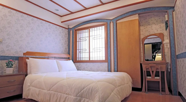 Phoenix Pavilion Hot Spring Hotel