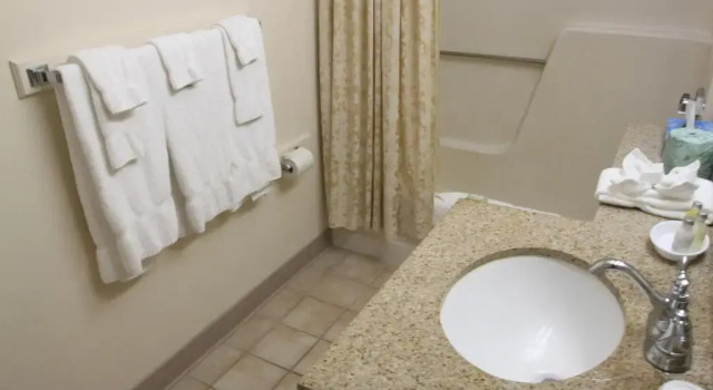 Четырёхместный номер Standard с частичным видом Boothbay Harbor Inn