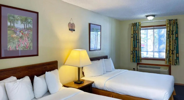 Forest Springs Resort, Забронировать Курортный отель Юрика-Спрингс Northwest Arkansas, рядом с Basin Spring Park