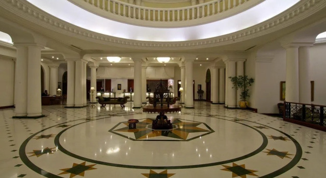 Vivanta by Taj Gomti Nagar, Забронировать Отель Гомти Нагар , рядом с Торговый центр Fun Republic (Лакхнау)