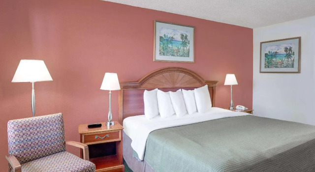 Двухместный номер Howard Johnson by Wyndham Ft. Myers FL