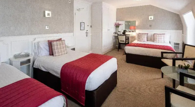 Семейный номер Standard с балконом Best Western Royal Hotel
