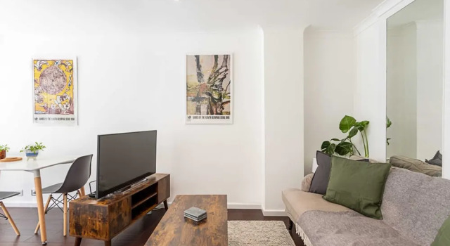 Четырёхместные апартаменты Bright & Cosy One-bed Apartment
